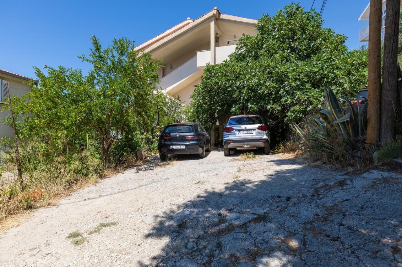 Apartments With A Parking Space Sumpetar, Omis - 9436 Exterior photo