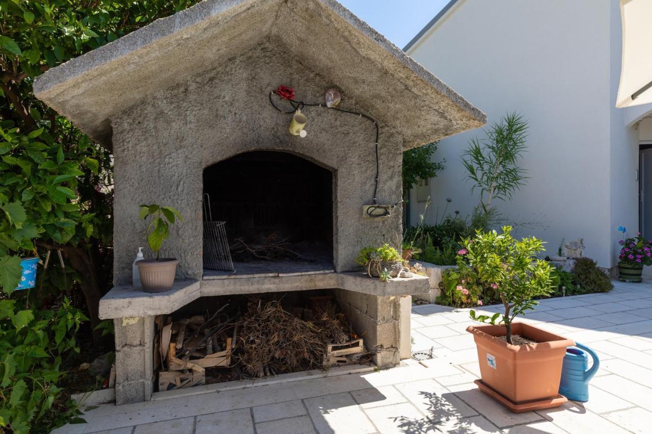 Apartments With A Parking Space Sumpetar, Omis - 9436 Exterior photo